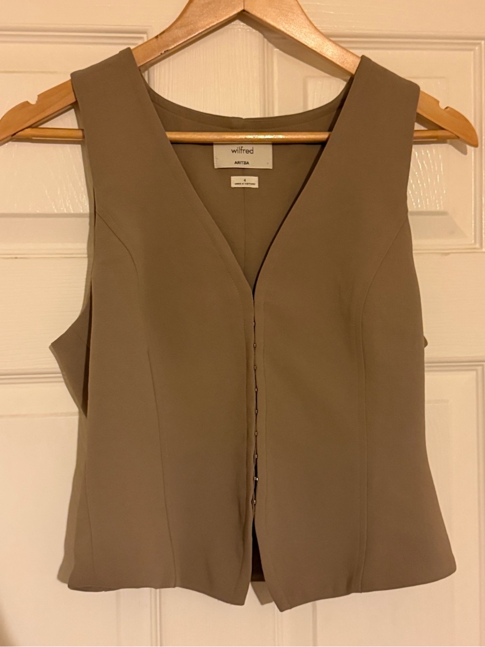Wilfred Olive-Brown V-Neck Hook-Front Tank
